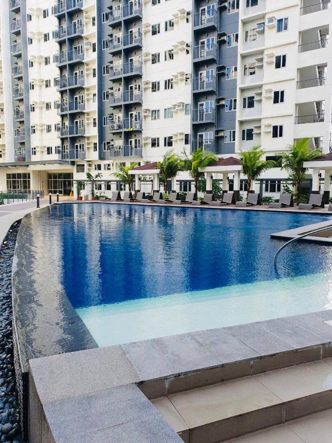 2 Bedroom Condo Vine Residences Quezon City With Pool Wifi Karaoke Board Games Netflix Экстерьер фото